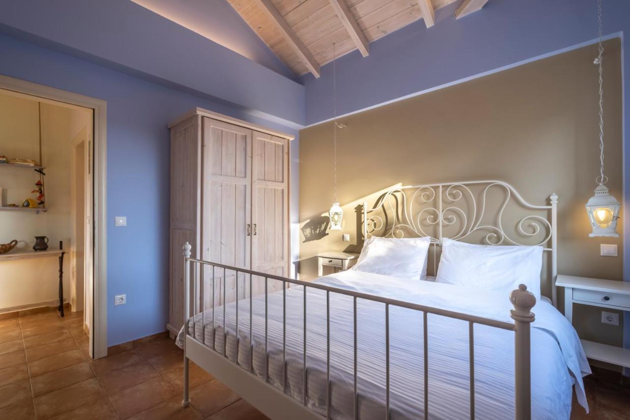 Chamaloni Cottages フィニクーダ エクステリア 写真