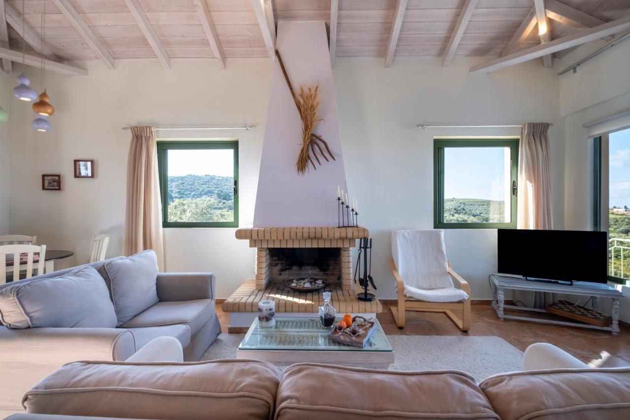 Chamaloni Cottages フィニクーダ エクステリア 写真