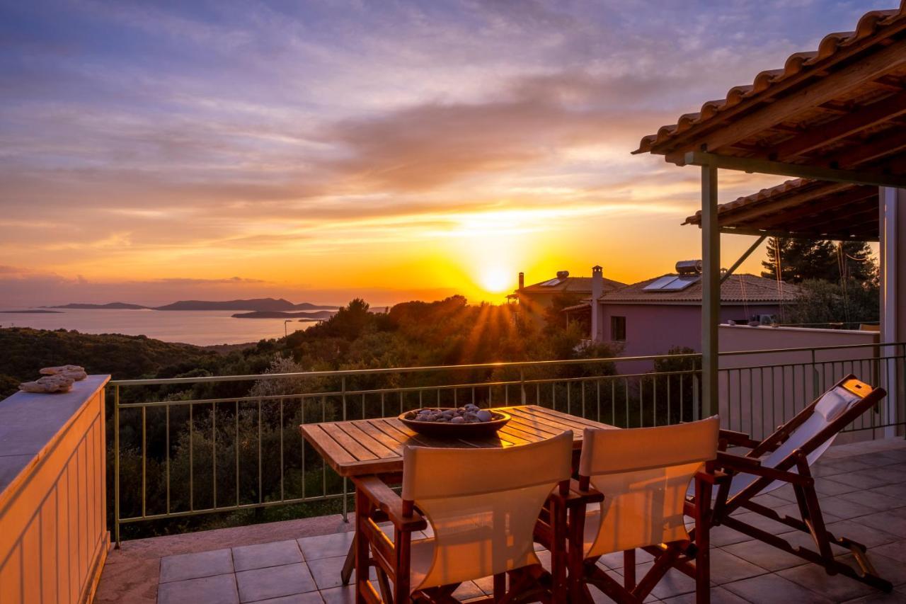 Chamaloni Cottages フィニクーダ エクステリア 写真