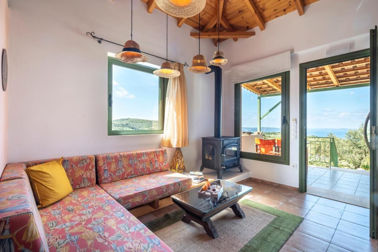 Chamaloni Cottages フィニクーダ エクステリア 写真