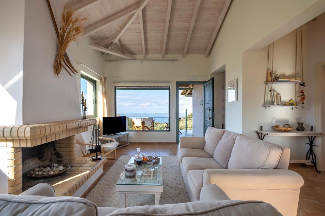 Chamaloni Cottages フィニクーダ エクステリア 写真