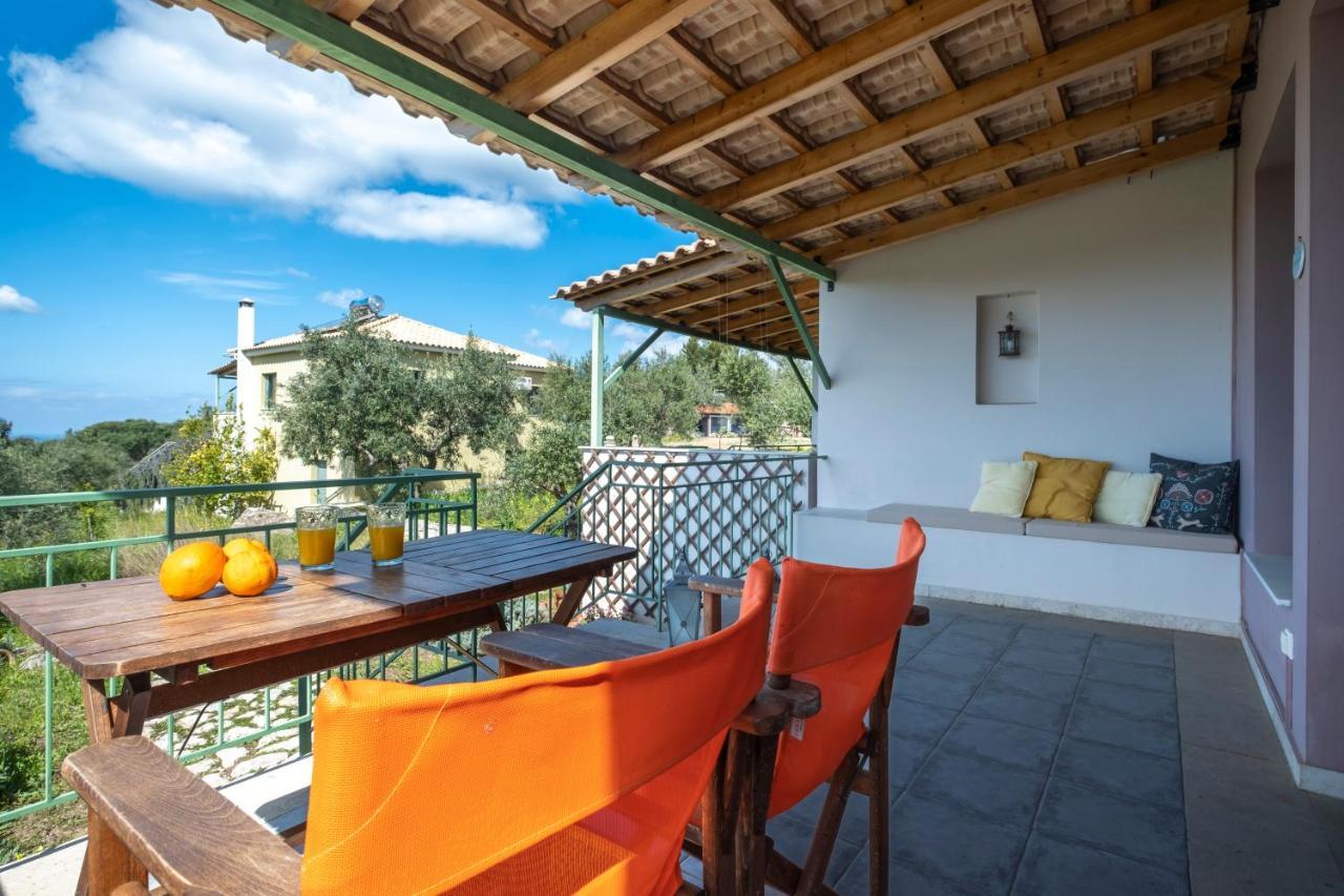 Chamaloni Cottages フィニクーダ エクステリア 写真