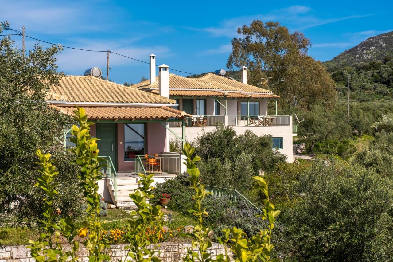 Chamaloni Cottages フィニクーダ エクステリア 写真
