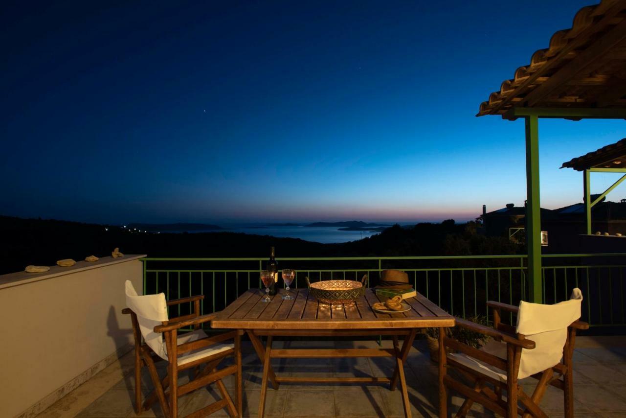 Chamaloni Cottages フィニクーダ エクステリア 写真